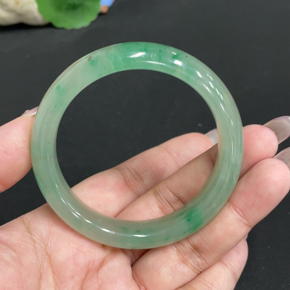 H34972622 African Emerald (Dulong Jade) Round Bracelet