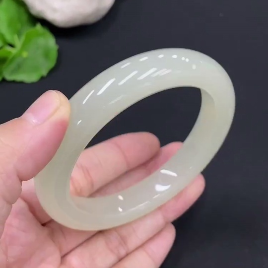 H28245566 Hetian Jade Round Bracelet Size 58.2 Total Weight Approx. 61.9g