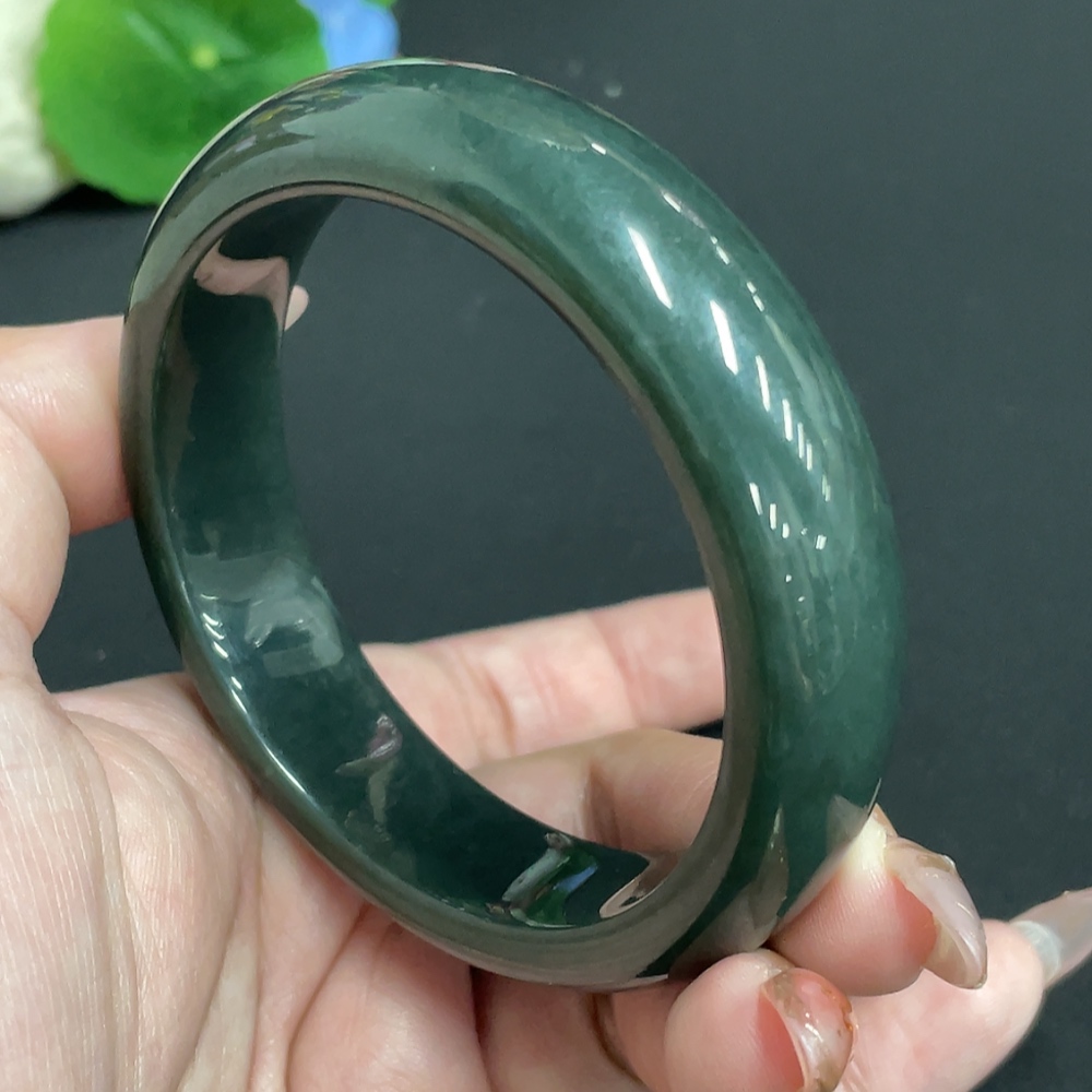 H26001798 Hetian Round Bracelet, Size 60.6, Total Weight Approx. 71.4g