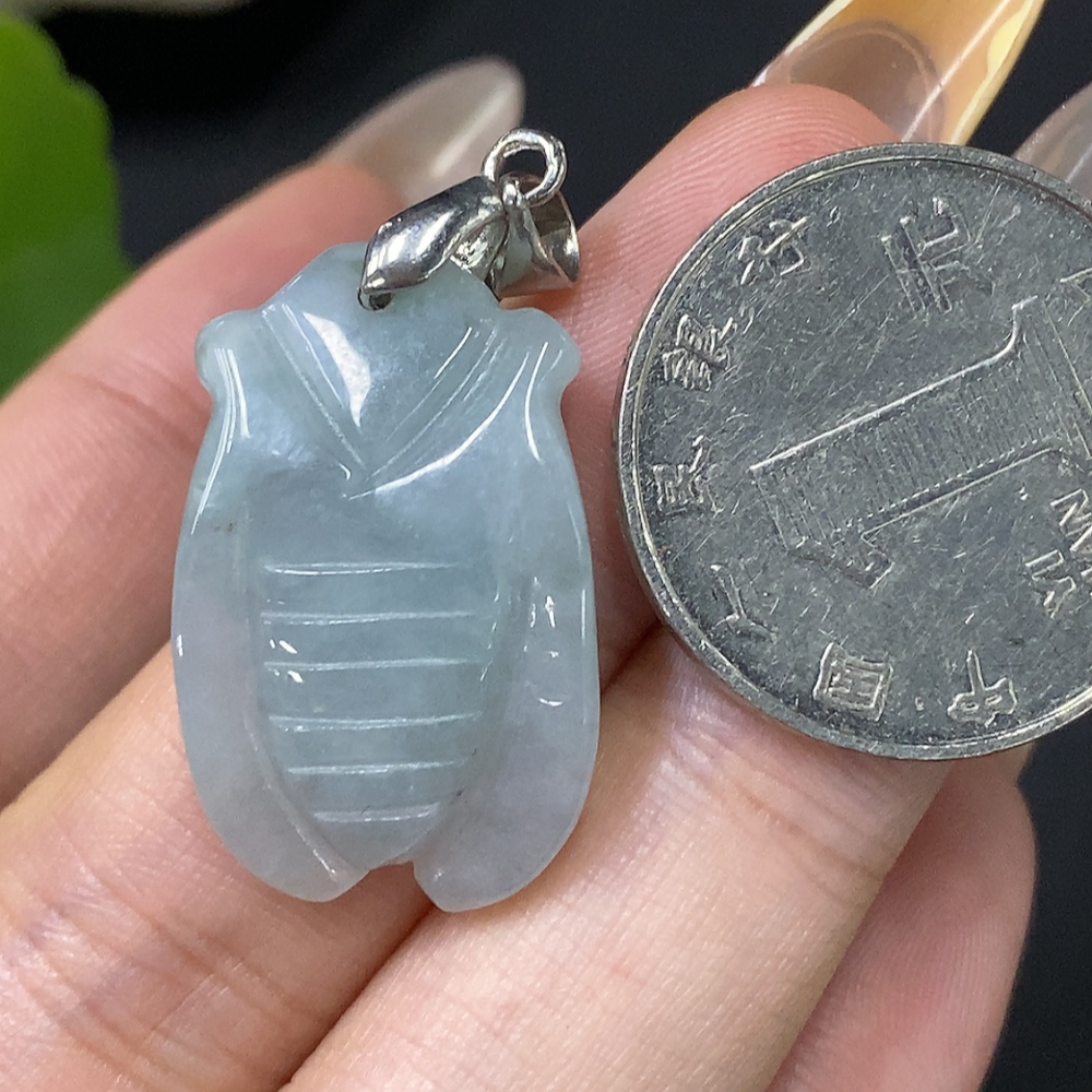 F29436553 Jadeite Pendant Non-Gold with Non-A Grade Beads Total Weight Approx. 5.62g