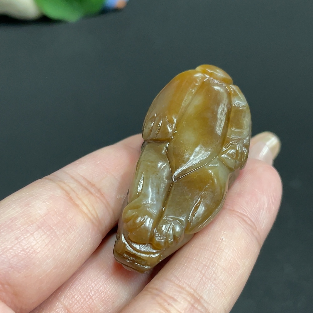 H32781328 Hetian Jade Pendant Auspicious Beast Total Weight About 39.5g