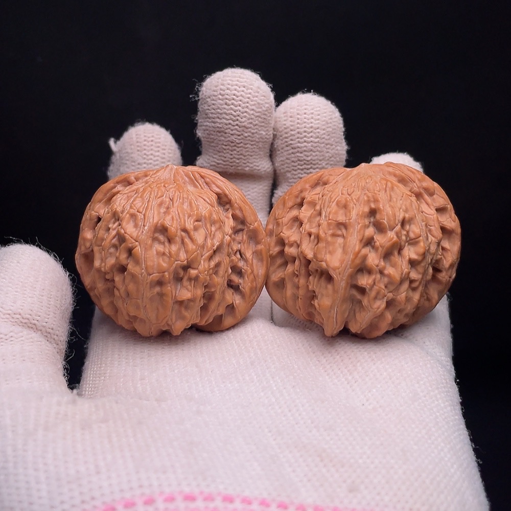 W33936994 Walnut, total weight about 39.1g, size about 41.2mm