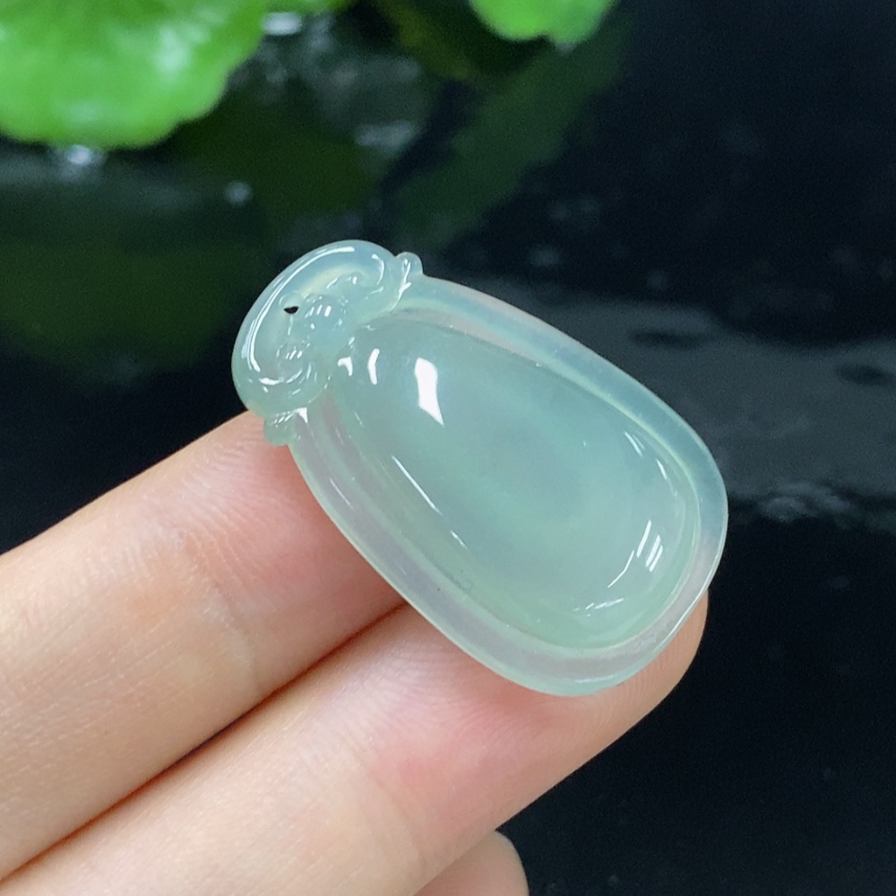 F27143498 Jadeite Blessing Shell Pendant