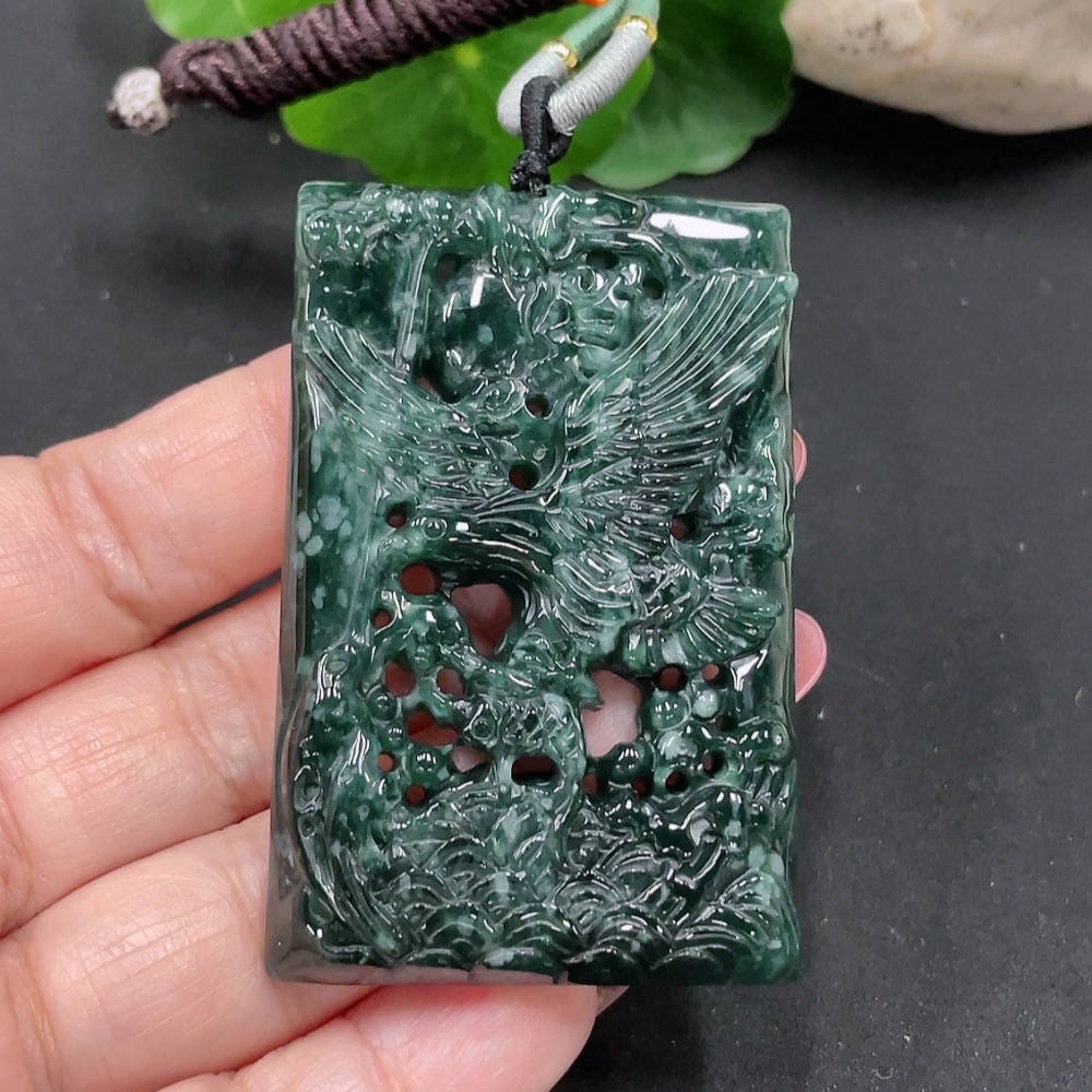 F34012648 Jadeite Pendant of Great Ambitions