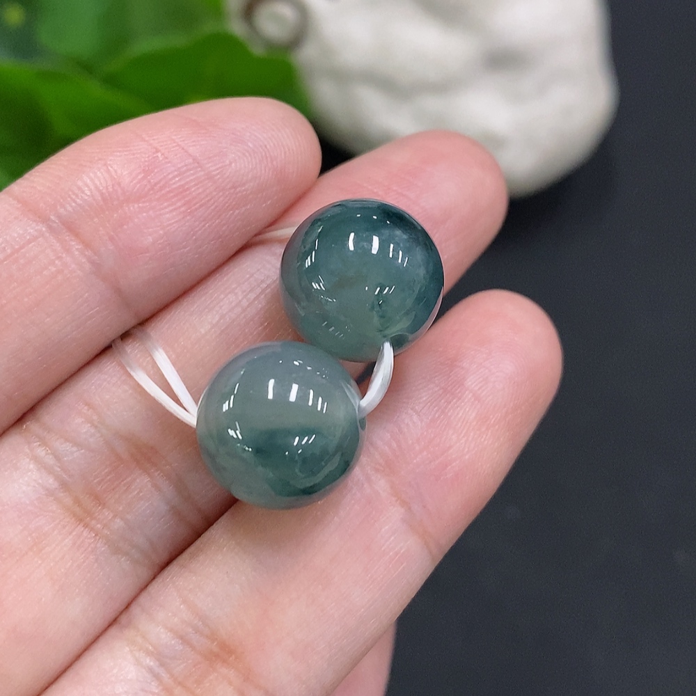 F35126141 Jadeite Beads Sell as a Lot
