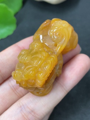 H43150143 黄龙玉挂件   貔貅   货品总重约38.7g