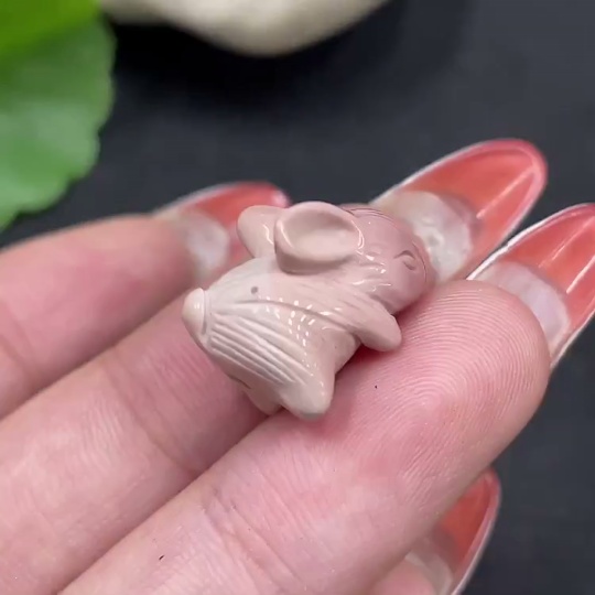 H35084953 Alashan Agate Pendant Rabbit with Other Mineral Components Total Weight Approx. 2.6g