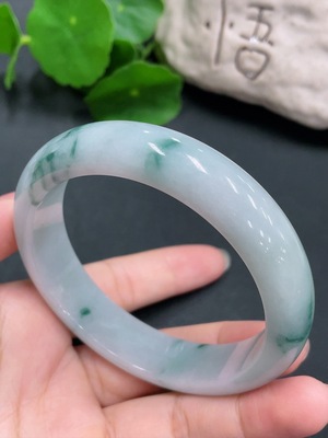 F20243106 Jadeite Bangle 59.3mm 68.074g