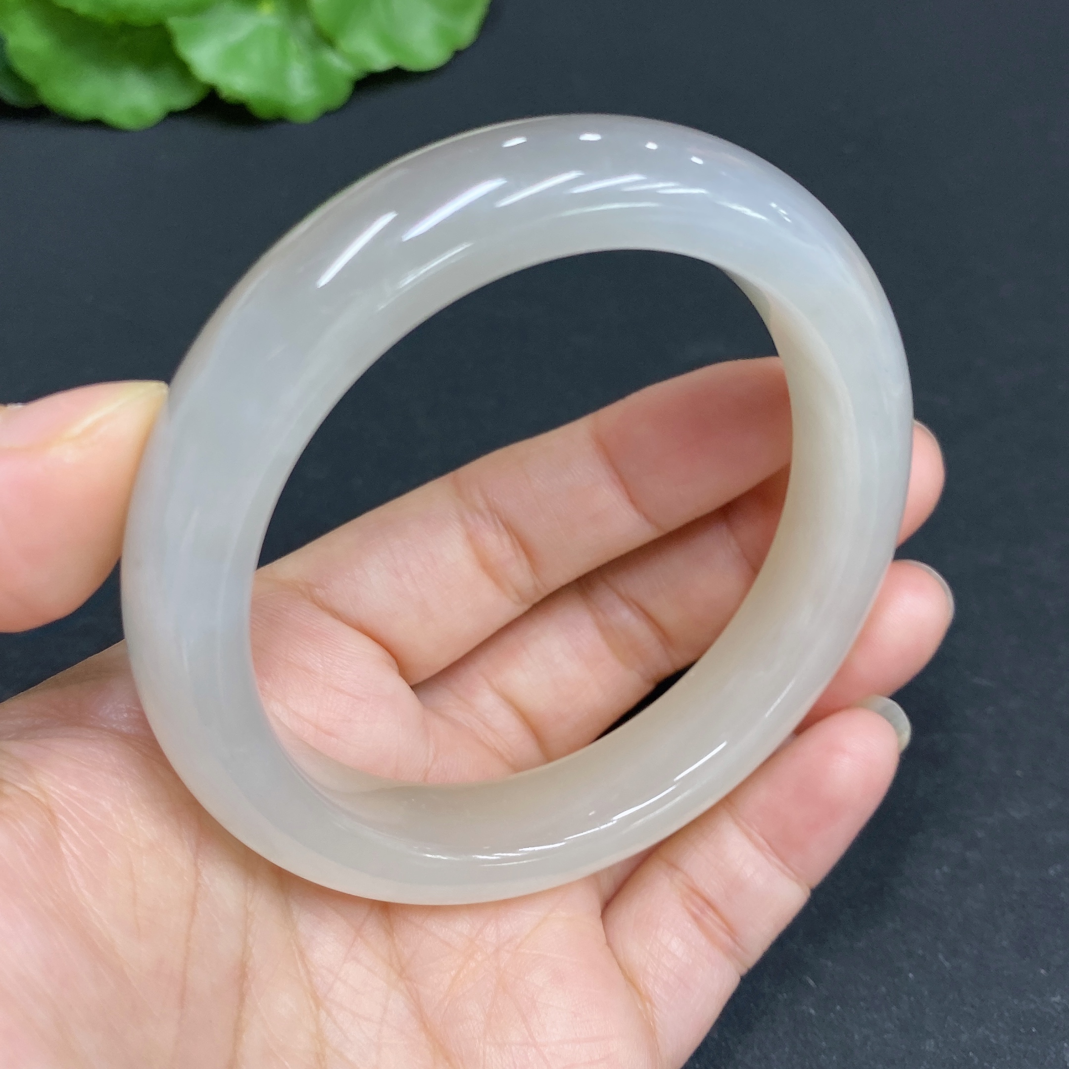 H33878908 Hetian Jade Round Bracelet Size 56.3 Total Weight Approx. 57.1g