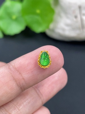 F42952701 翡翠镶嵌葫芦吊坠 18k 货品总约重0.27g