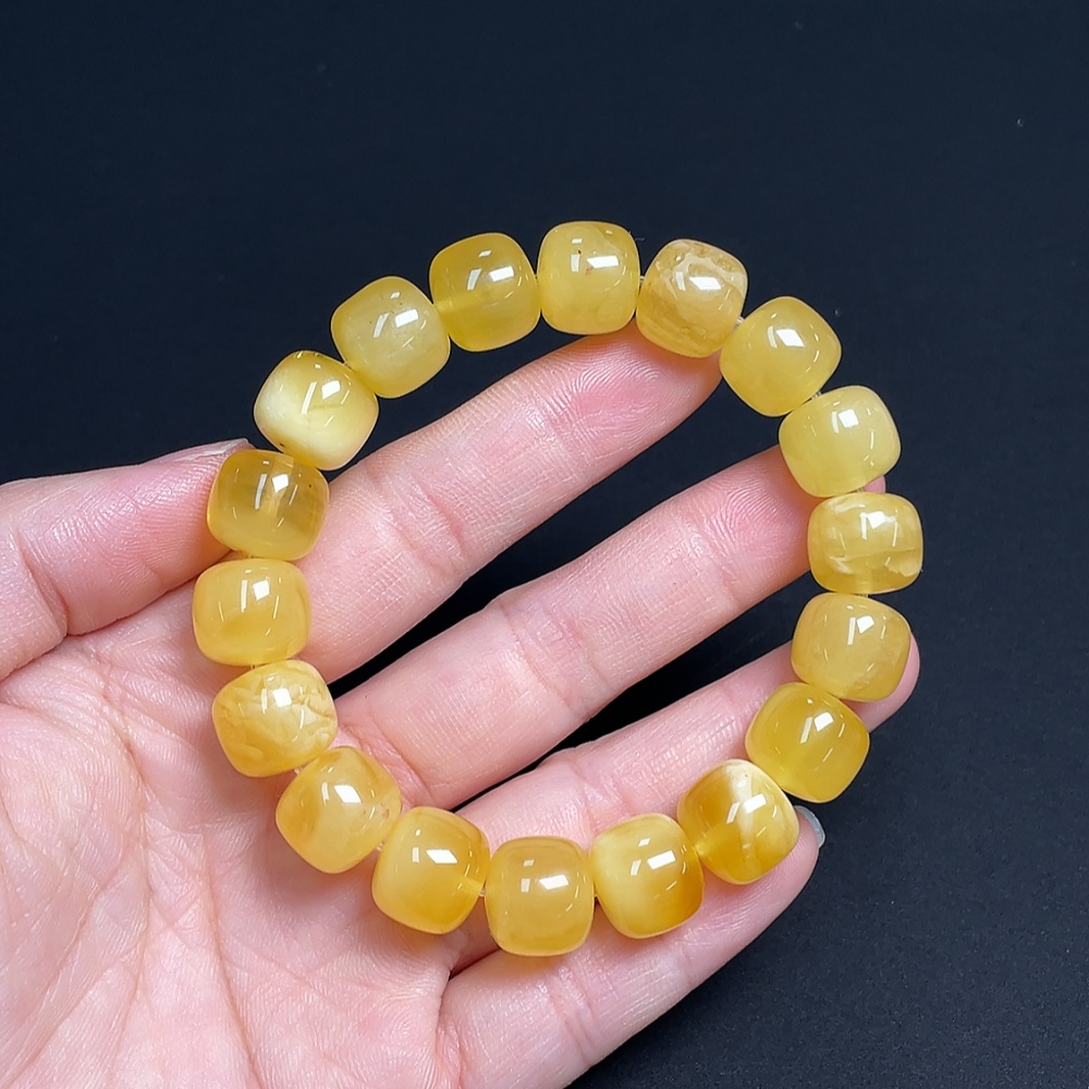C23681673 Amber Beeswax Bracelet Total Weight Approx.20.09g Size About12.2mm