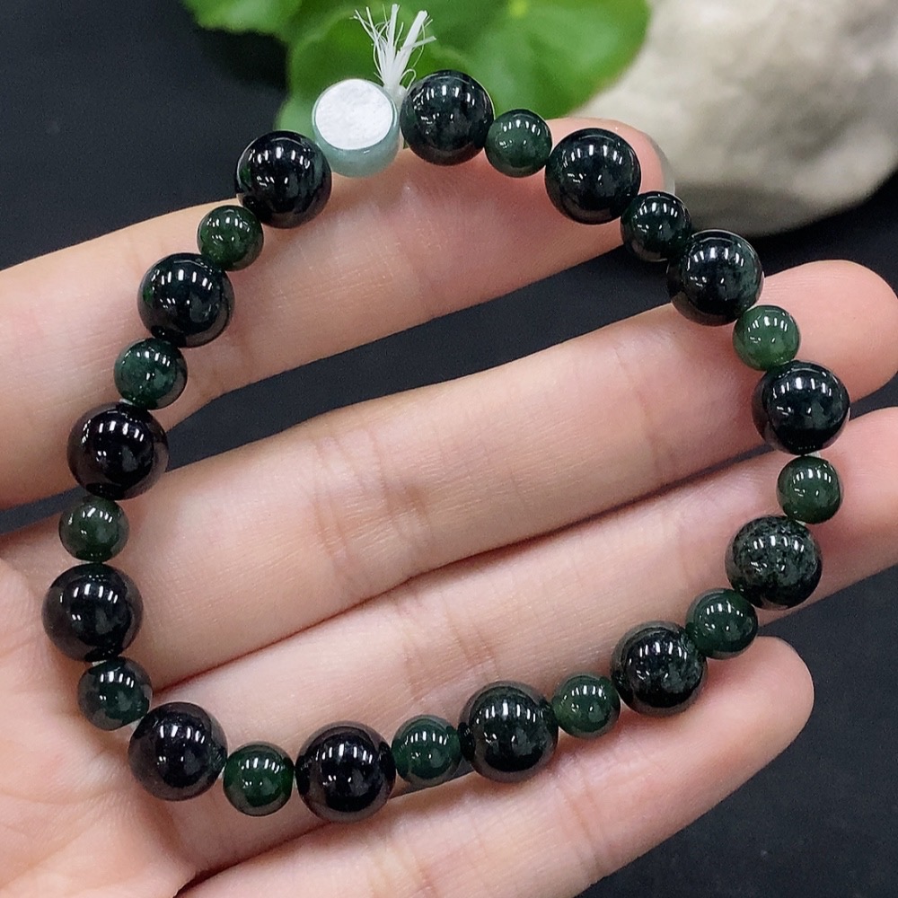 F34028582 Jadeite Bracelet 8.2/5.6mm Approx. Total Weight 15.4g