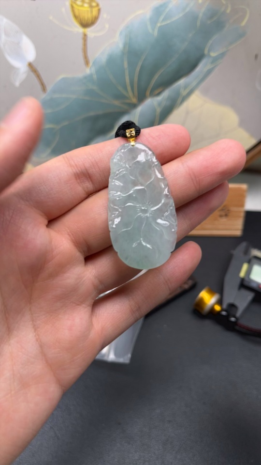 F25906689 Jadeite Harmony and Beauty Pendant 18K Gold Total Weight Approx. 12.62g