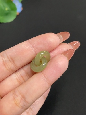 H34074525 Hetian Jade Pendant Total Weight About 2.3g