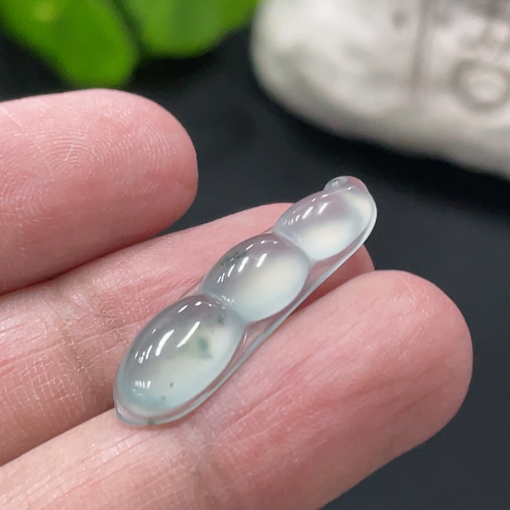 F32754771 Jadeite Auspicious Bean Inlay Piece