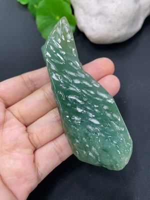 F41935118 翡翠随形手把件 货品总重约58.97g