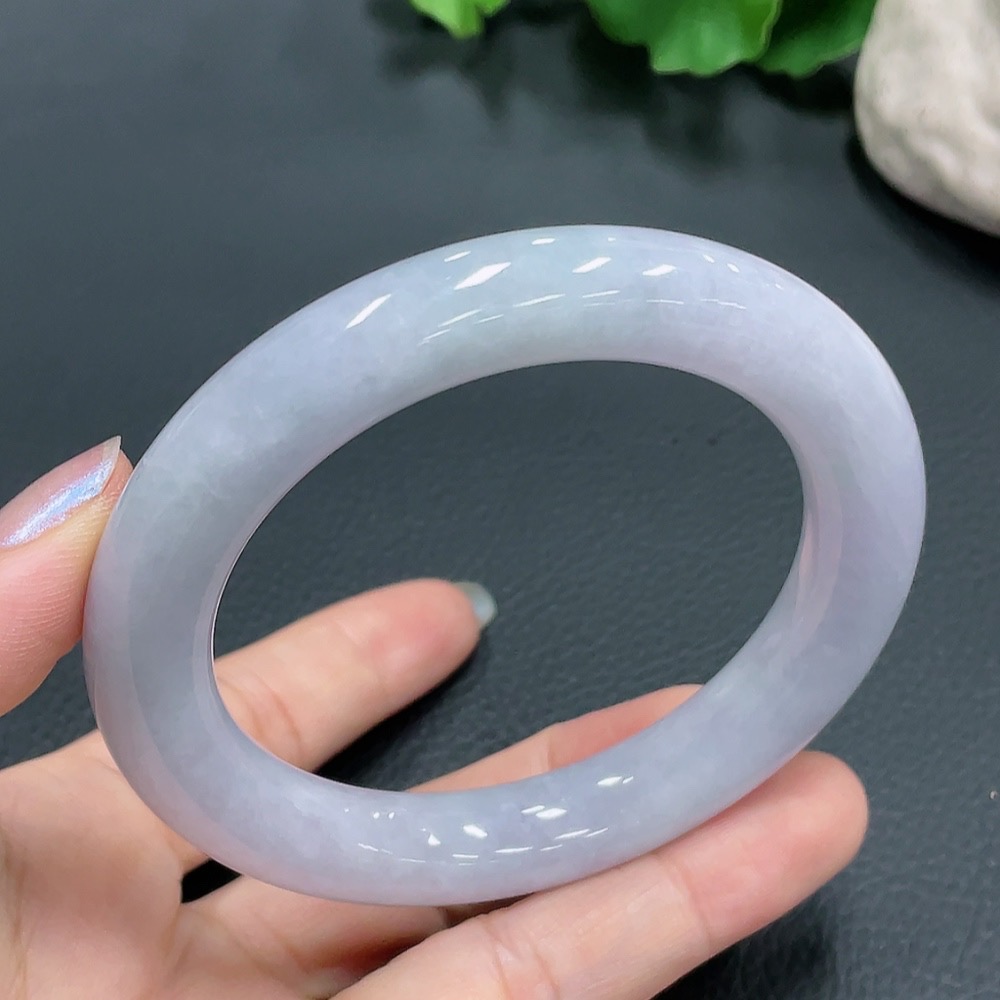 F22528624 Jadeite Bangle Size 57mm with Crack Total Weight 70.492g