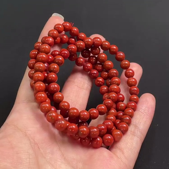 C18968744 'Red Agate Bead Necklace with Visible Organic Matter, Total Weight Approx. 44.67g, Bead Size About 6.7mm'