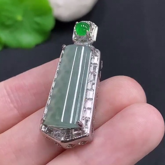 F30489523 Jadeite Inlaid Pendant Non-Gold Inlaid Total Weight Approx. 7g