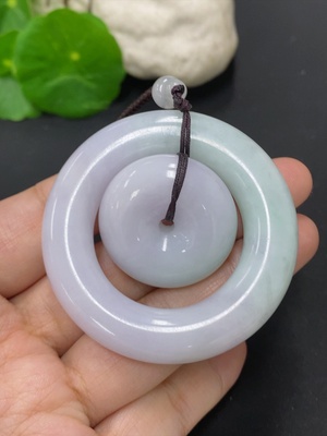 F46552618 翡翠子母扣挂件 货品含绳总重约64.7克