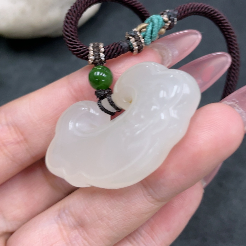 H33897385 Hetian Jade Pendant Ruyi