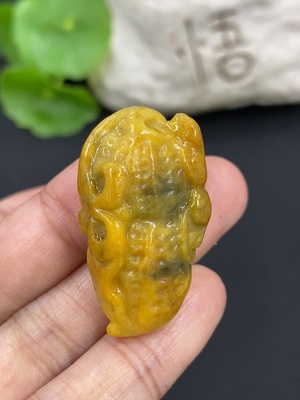 F42953127 翡翠花生挂件 货品总重约12.16g