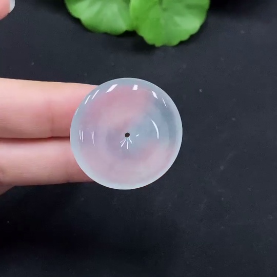 F28280351 Jadeite Peace Knot Pendant Total Weight Approx. 9.11g