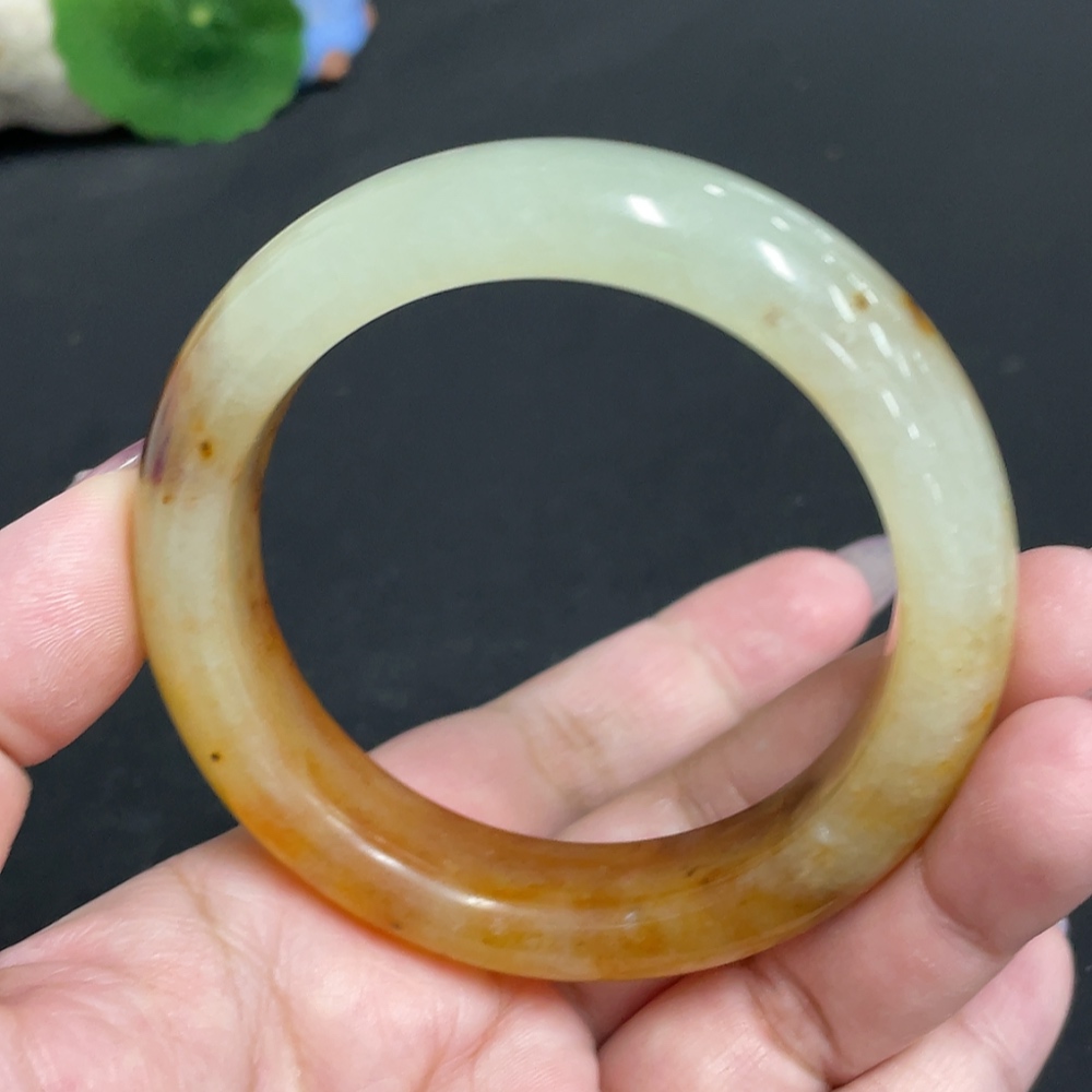 H33863743 Xiuyu (Serpentine Jade) Round Bracelet