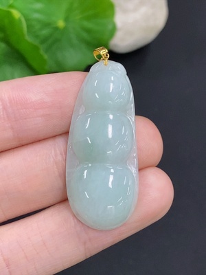 F46553959 翡翠福豆挂件 扣头18K金 货品总重约5.9克