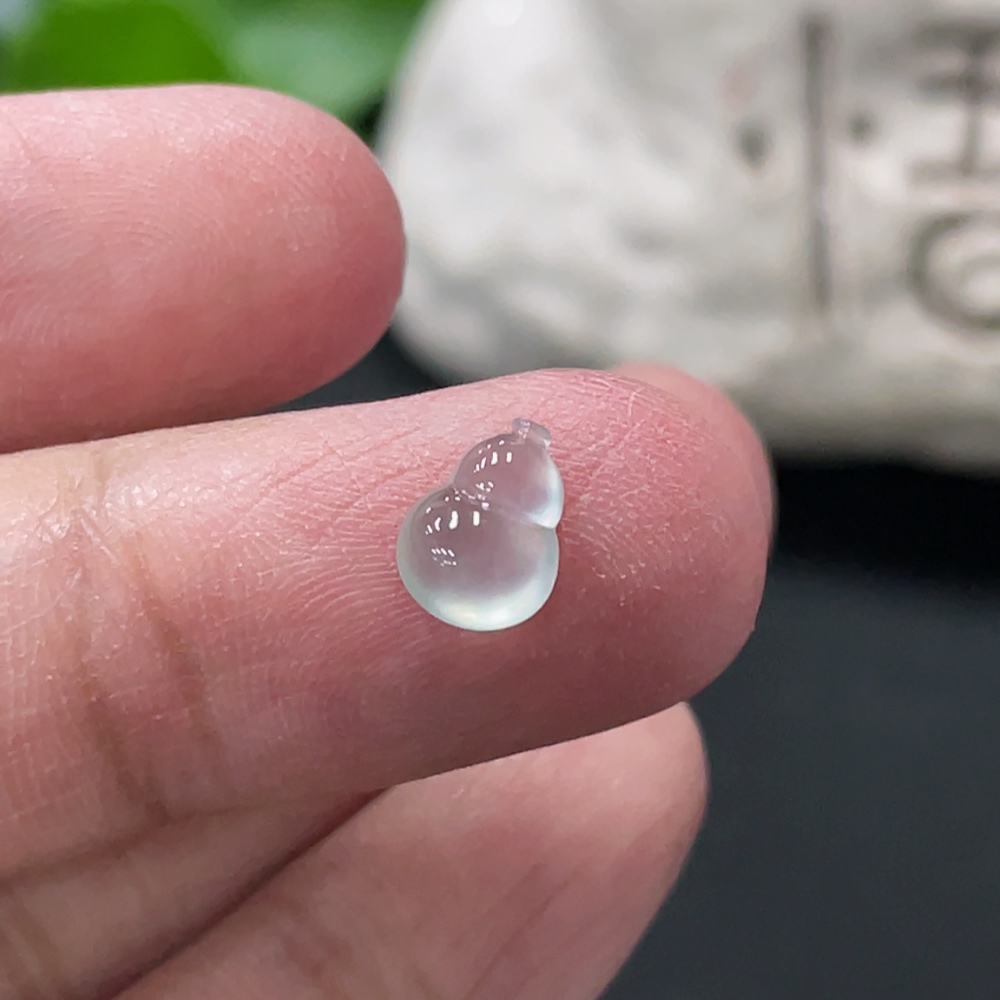 F35146713 Jadeite gourd inlaid piece, total weight about 0.2g