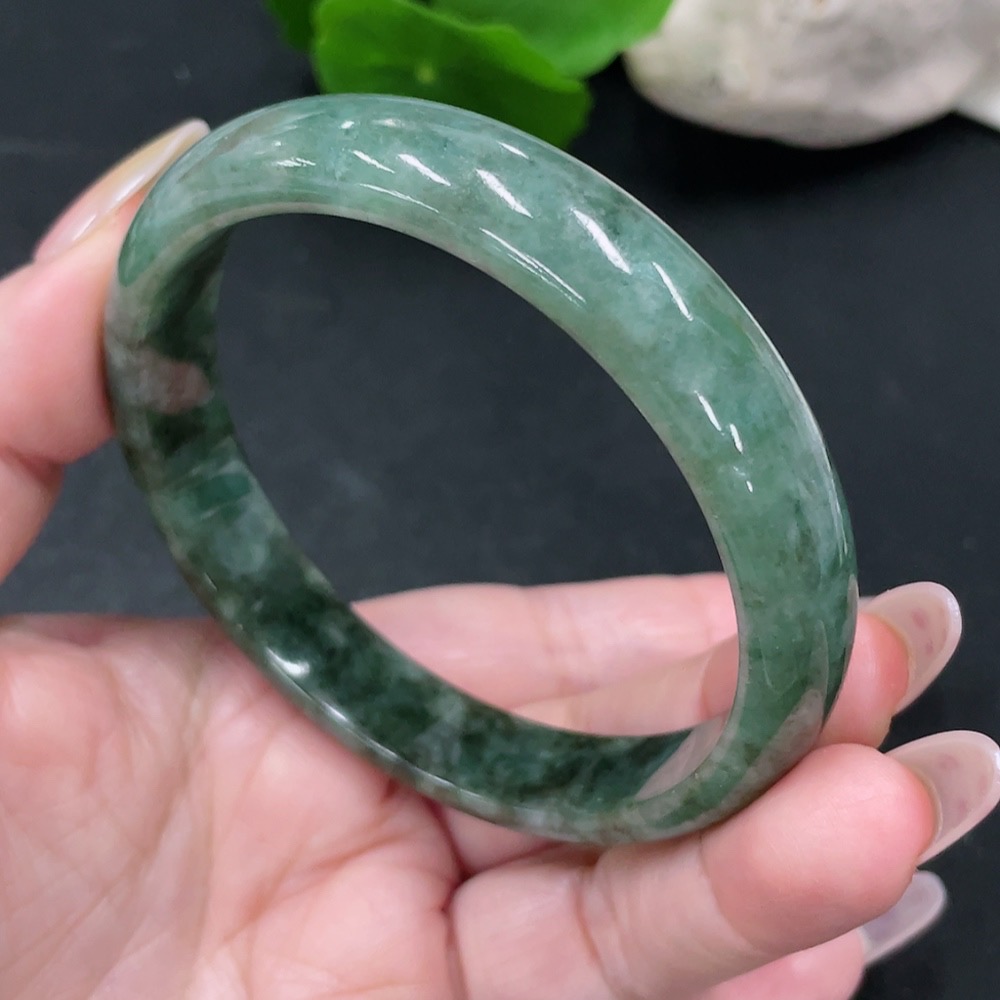 F34067985 Jadeite Round Bracelet Size 61.2 Total Weight Approx. 46g