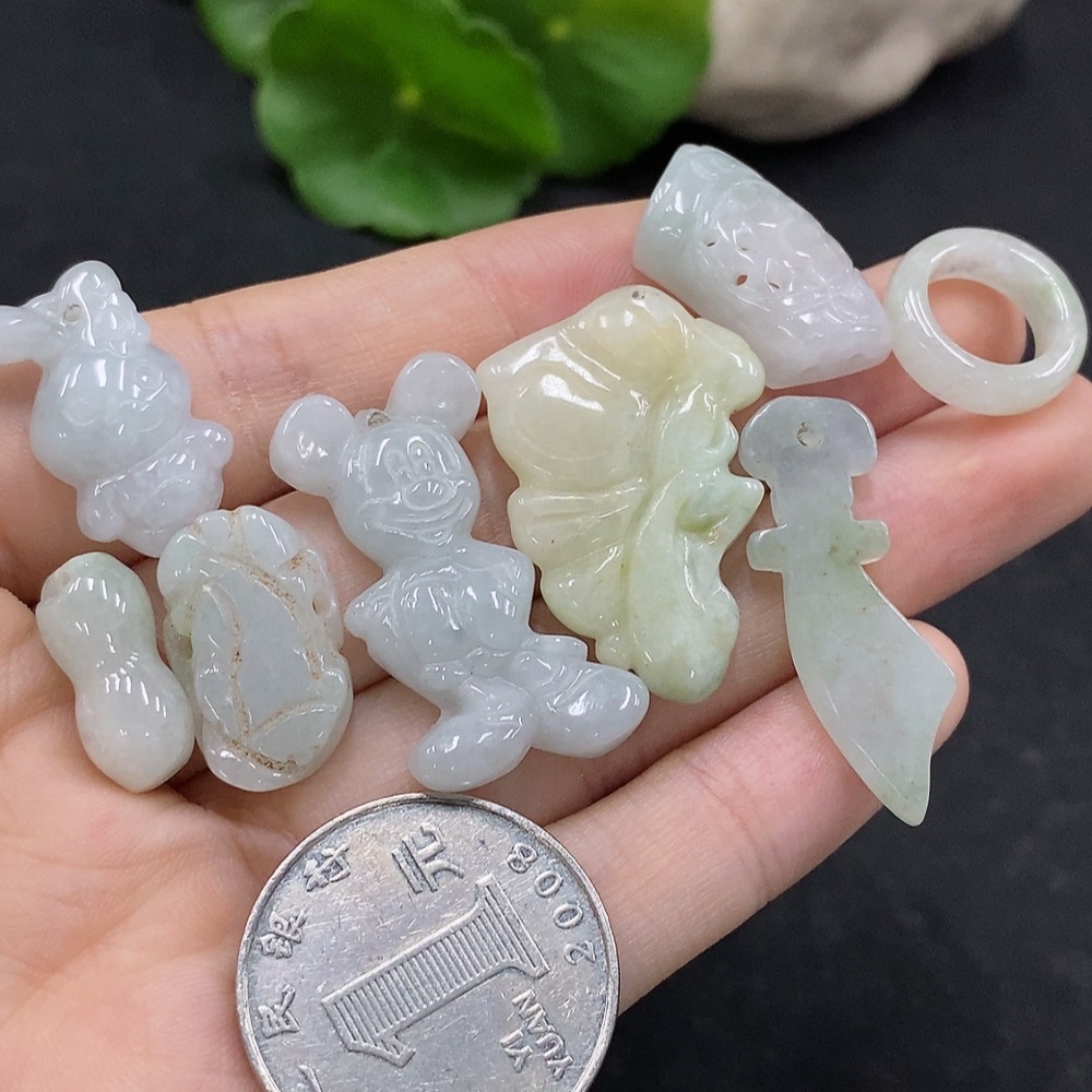 F34995284 Jadeite Pendant