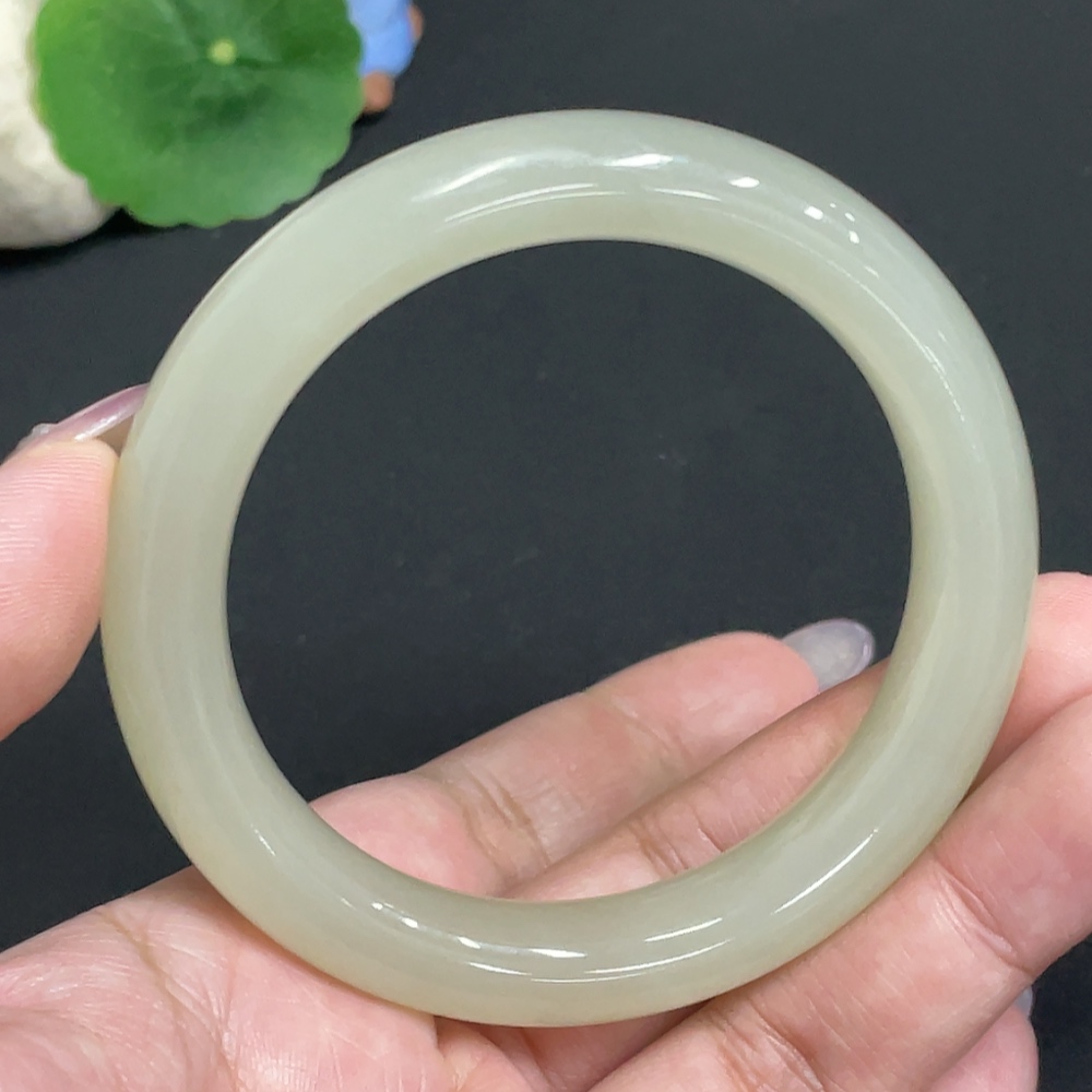 H33901893 Hetian Jade Round Bracelet Size 57.1 Total Weight Approx. 56.6g