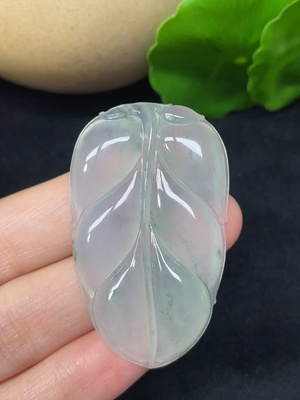 F45335781 翡翠叶子挂件 总重约12.86g