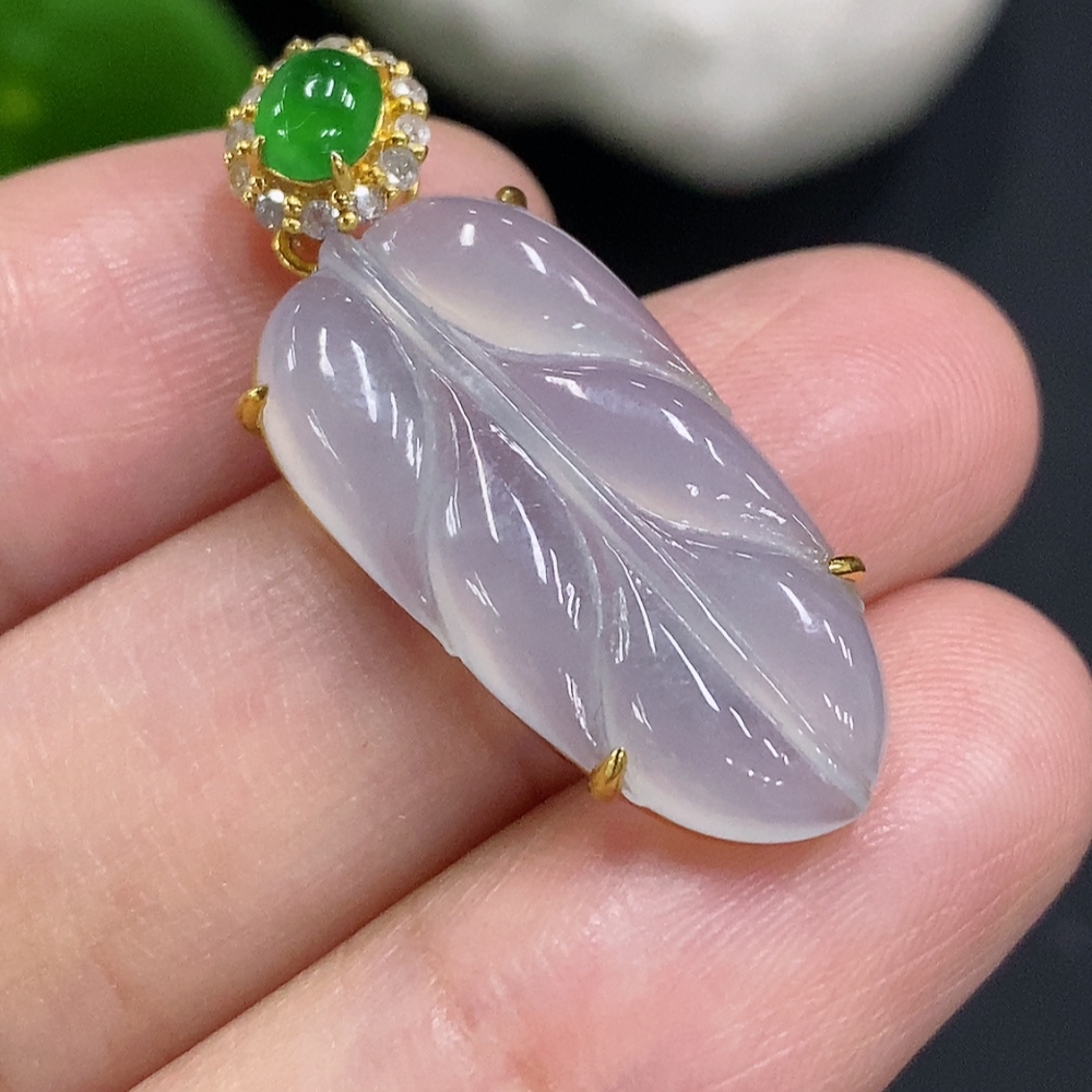 F30528796 Jadeite Leaf Inlaid Pendant 18K Gold Total Weight Approx. 3.6g