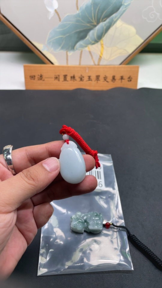 F29334066 Emerald Pendants Bulk Sale