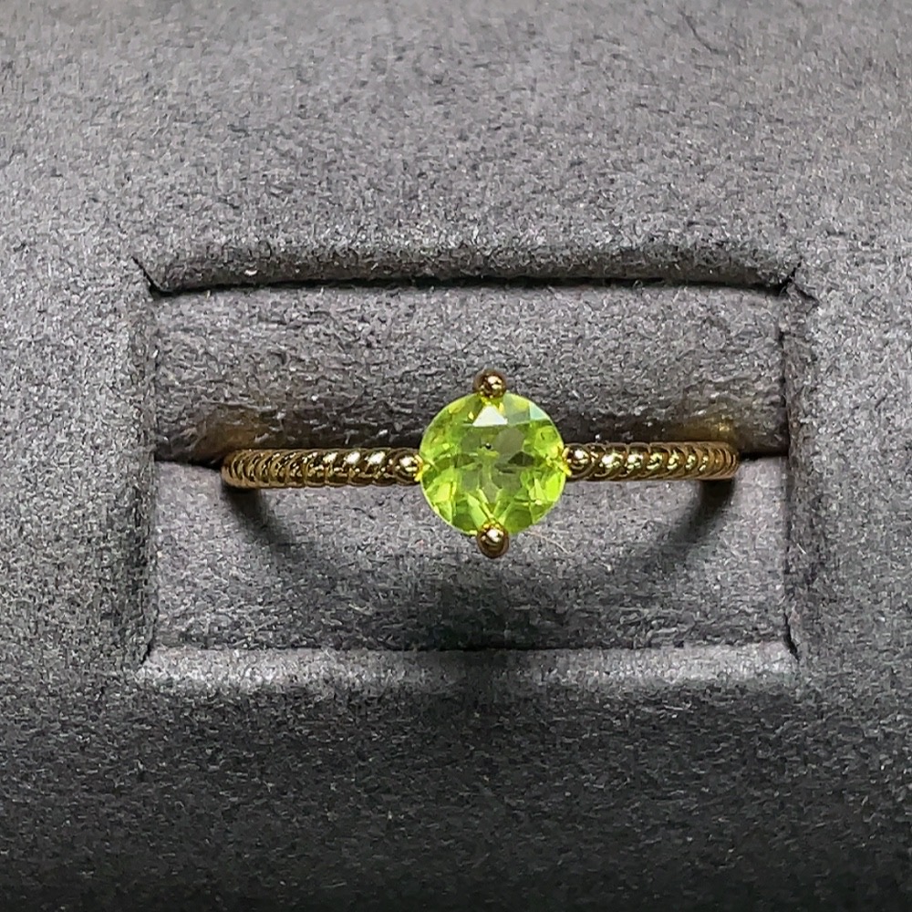 C30540311 Peridot Ring Non-Gold Adjustable Total Weight Approx.1g Stone Size About 4.3mm