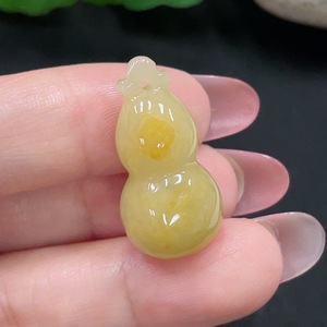 F34982783 Jadeite gourd pendant Total weight: Approx. 6.9g (Color origin of yellow part undetermined)