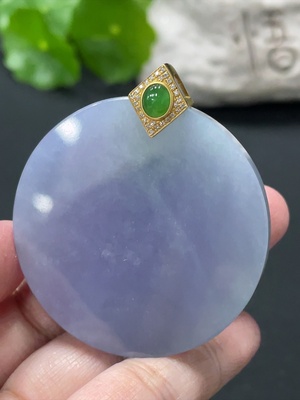 F34978090 Jadeite Plain Pendant with 18K Gold Clasp and Diamond Accents, Total Weight Approx. 33.5g