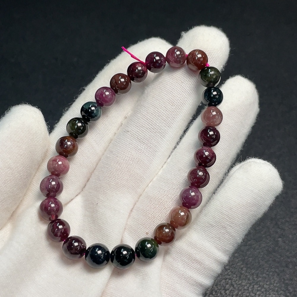 C33852771 Tourmaline Bracelet with Visible Organic Matter and Other Mineral Components, Total Weight Approx. 14.54g, Bead Size 6.8mm