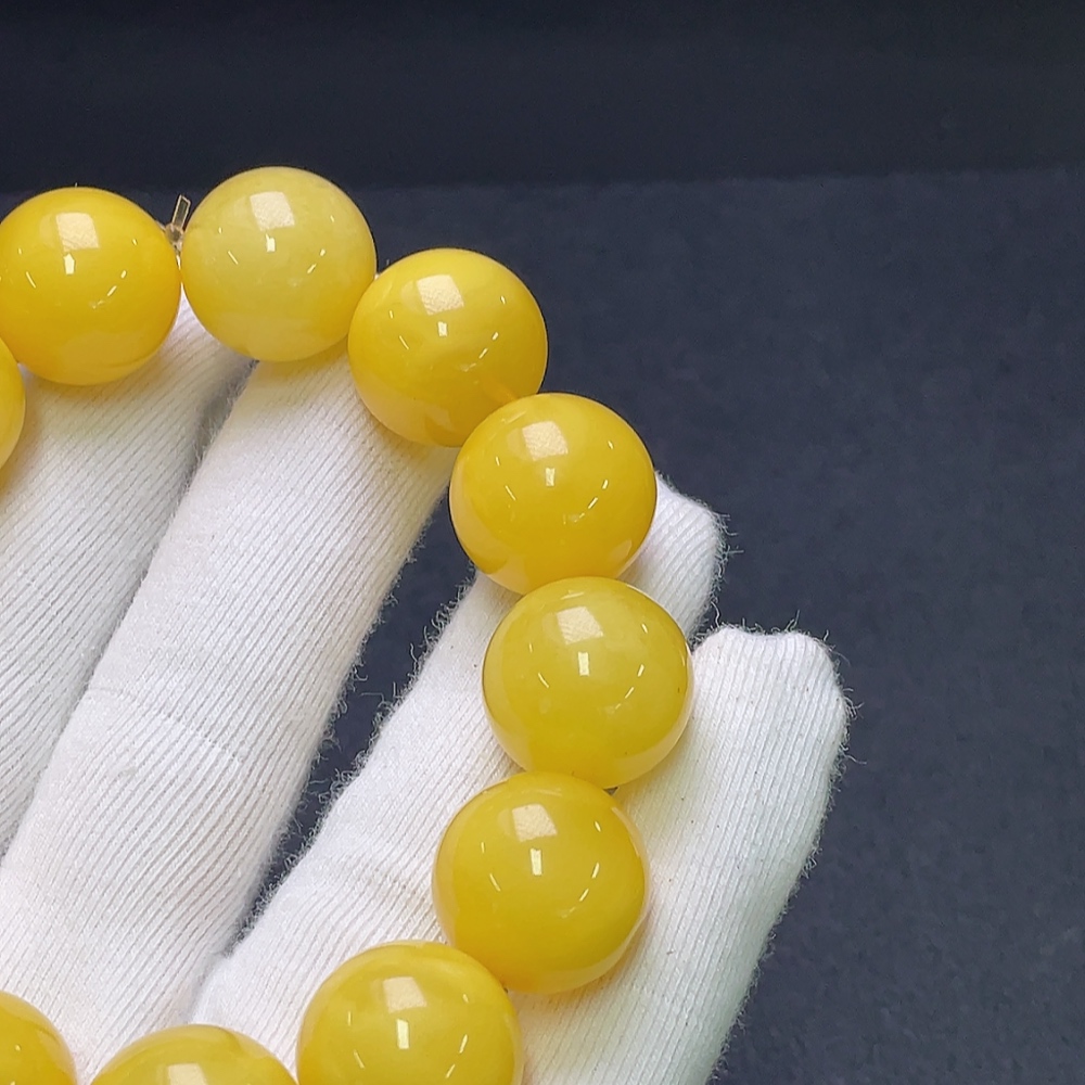 C29401007 Amber Beeswax Bead Bracelet, Total Weight Approx. 33.79g, Bead Size 16.4mm