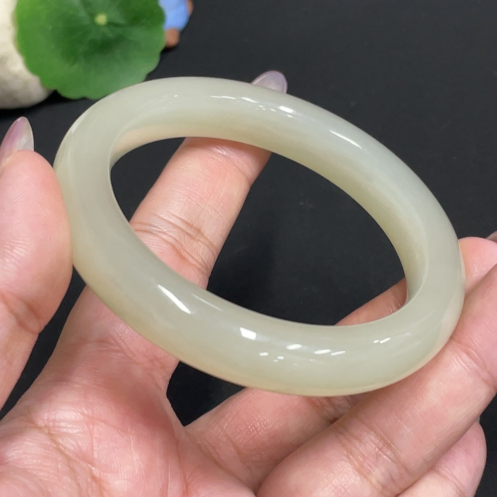 H33901893 Hetian Jade Round Bracelet Size 57.1 Total Weight Approx. 56.6g