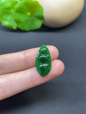 F43154559 翡翠福豆挂件 货品总重约1g