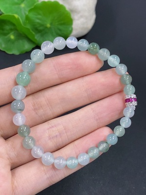 F42967531 翡翠手串 非金 货品总重量约13.2克 最大卡7.4mm左右