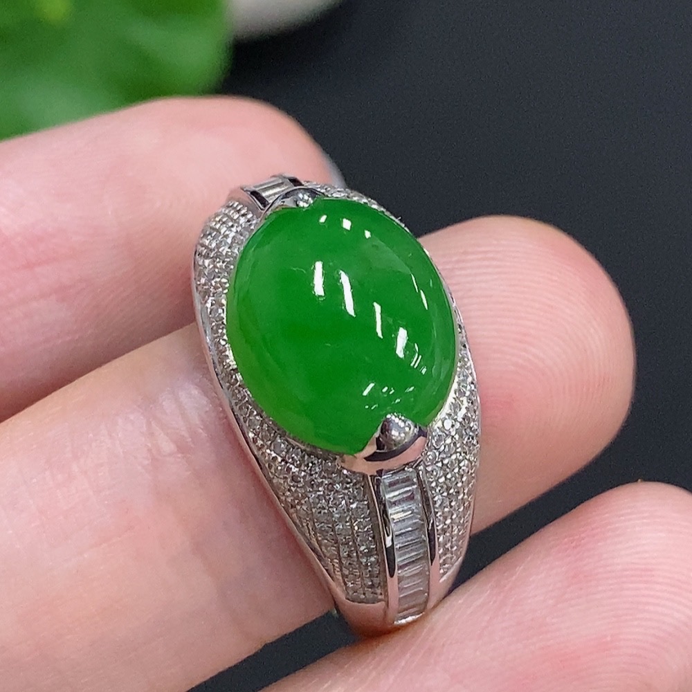 F29419381 Jadeite Cabochon Ring 18k Gold Total Weight Approx. 6.8g Size 22 with Diamond Accents