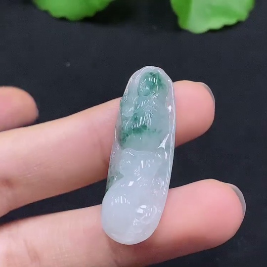 F29376891 Jadeite Auspicious Beast Pendant Total Weight: Approx. 5.98g