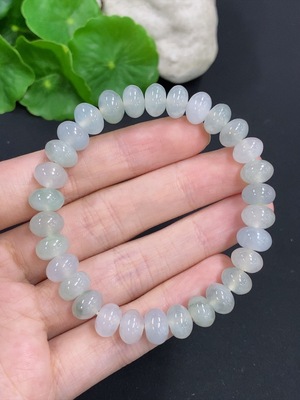 F46555766 翡翠手串 货品总重量约28.4克 卡9.5mm左右