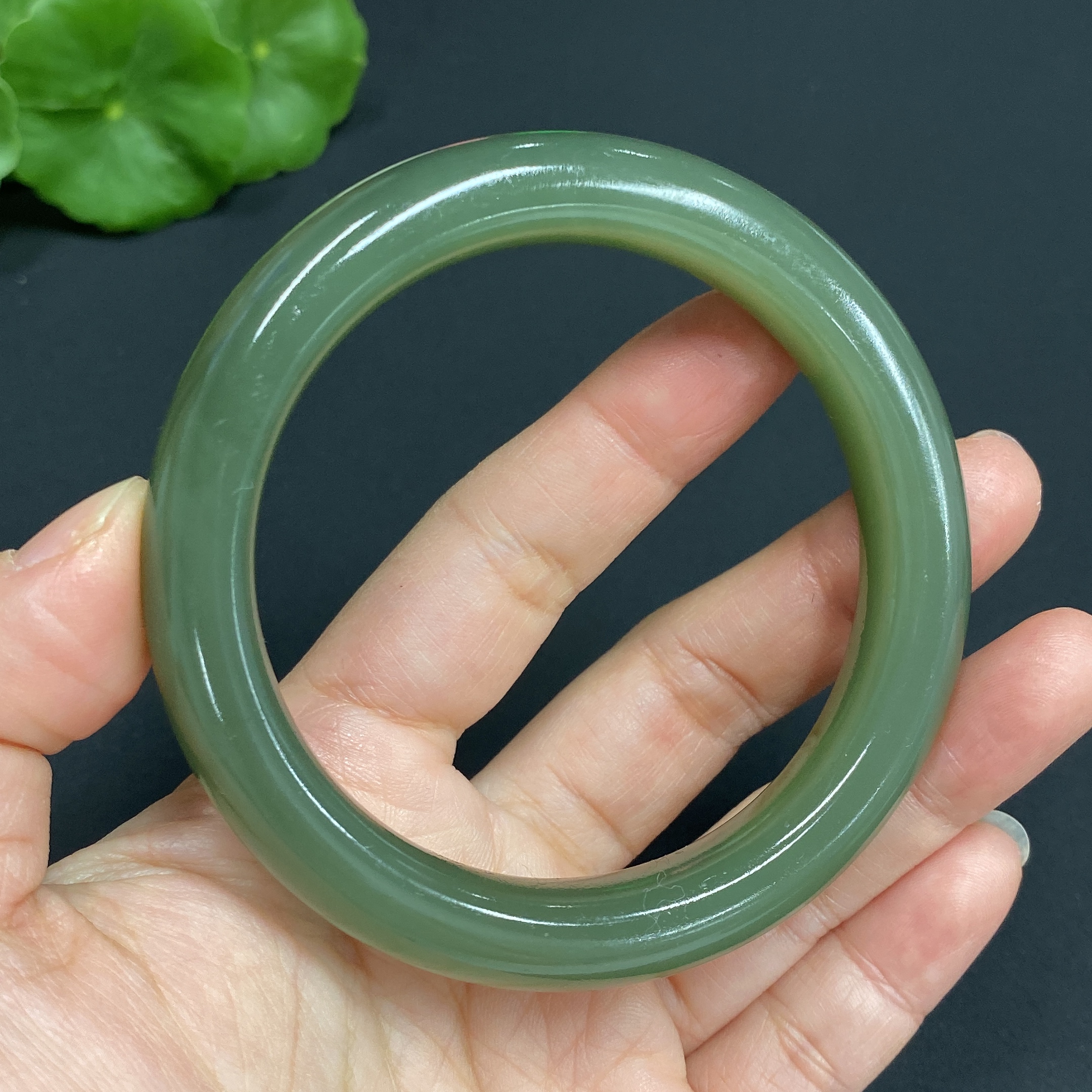 H27084558 Hetian Jade Round Bracelet Size 56.8 Total Weight Approx. 55.4g