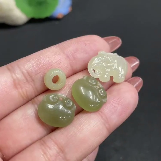 H34005028 Hetian Jade Pendant Total Weight Approx. 6.4g