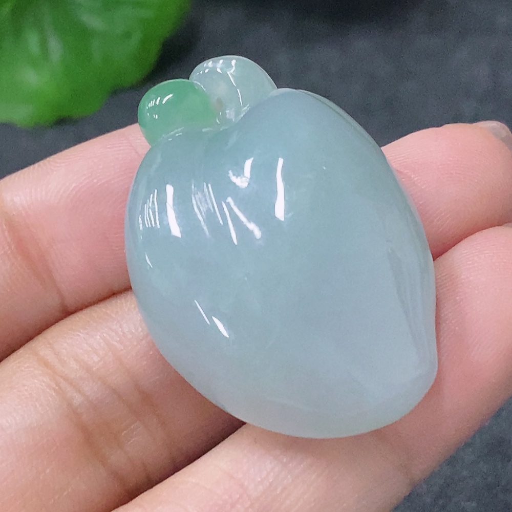 F34998661 Jadeite Pendant Fú Guā, Total Weight Approx. 15.89g